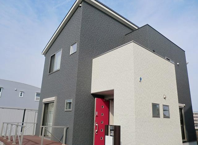 予算1000万で家を建てる間取り実例-外観