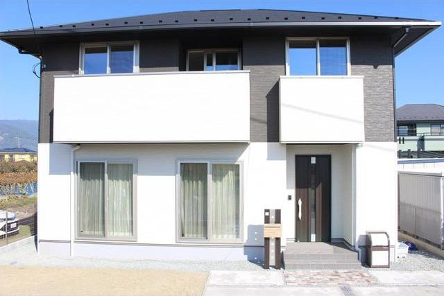 予算2000万で家を建てる間取り実例-外観写真