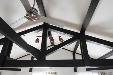 梁(はり)を付けるだけで吹き抜けのデメリットがいくつも解消