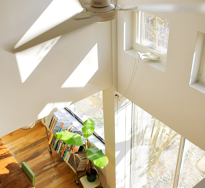 新築一戸建てに吹き抜けって実際どう?吹き抜けのありなしで感じる違いや魅力とは?