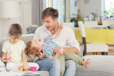 デメリット5|音・ニオイが2階に抜けやすい!家庭内騒音でプライベート面の心配も