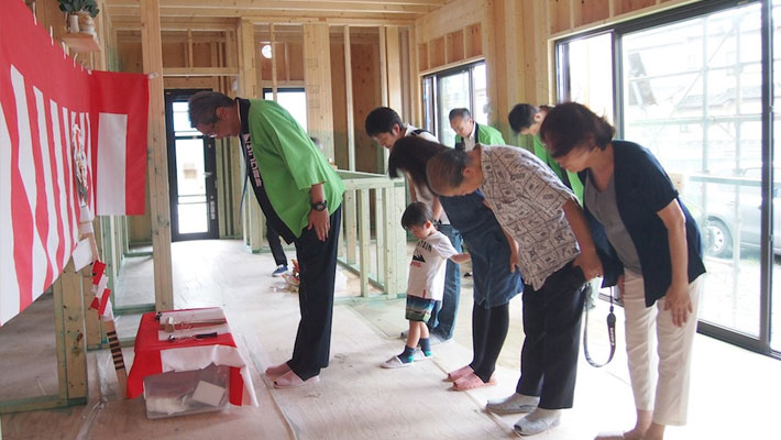 上棟式って何?具体的にどんなことをするの?